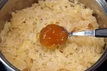 Sauerkraut etwas milder - mit Aprikosenmarmelade