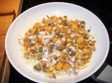Nudelpfanne mit Waldpilzen