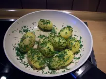 Würziges Kotelett mit Kräuter-Panade