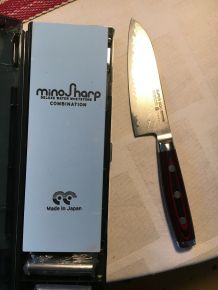 Tränenfrei Zwiebeln schneiden mit sehr scharfem Messer