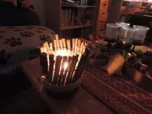 Glas-Kerzenhalter mit kleinen Ästen