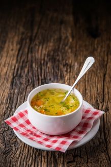 Hühnersuppe aus der Dose - lecker aufgemotzt