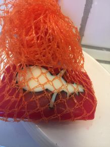 Handseife im Obst- oder Gemüsenetz verwenden - wunderbarer Schaum