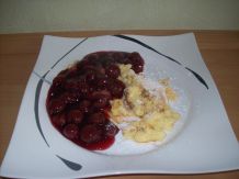 Grießschmarrn mit Kirschkompott