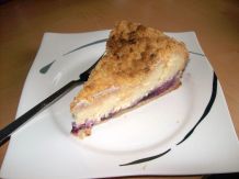 Käsekuchen mit Mandelstreusel und Heidelbeeren