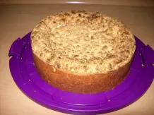 Käsekuchen mit Mandelstreusel und Heidelbeeren