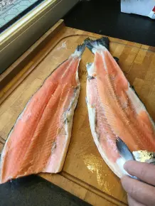 Gravad Lax mit Honig-Dill-Soße