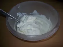 Pflaumen-Joghurt-Becher