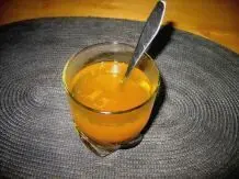 Kurkuma-Ingwer-Tee mit Zitrone
