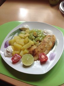 Tilapia-Fischfilet mit Salzkartoffeln & Schmorgurken