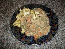 Tricolore Spaghetti mit Karotten, Sahne, Käsesoße & Thai-Curry Popcorn