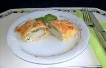 Pikante Blätterteigtaschen mit Spargel