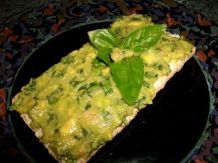 Avocado, Basilikum & Walnuss auf Knusperbrot