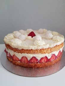 Raffaellotorte mit Erdbeeren