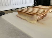 Mit Backpapier Zeit sparen und Toaster oder Grill schonen