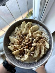 Kalorienarmer Apfel-Nuss Porridge