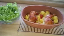 Hähnchenschenkel mit Kartoffeln & Cocktailtomaten im Römertopf zubereiten