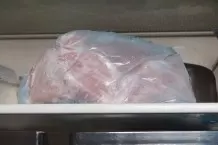 Gefrorenes am Vortag im Kühlschrank auftauen