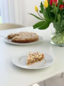 Knuspriger Apfelstreuselkuchen mit Mandeln