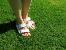 Nagelpilz besiegt: Mit Essig, Lavendelöl & medizinischem Nagellack