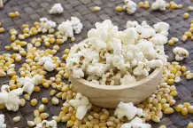 Warum poppt Popcorn?