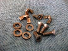 Schraube mit Flügelmutter von hartnäckigem Rost befreien
