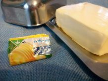 Papier von Butter wiederverwenden zum Einfetten von Blechen