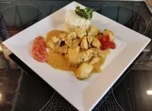 Hähnchenbrust in Curcuma Soße mit Basmati Reis