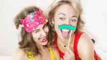 Mottoparty-Themen: 7 lustige Ideen für die WG-Party