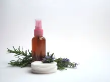 Rosmarinöl für die Haare: Wirkung und Anwendung
