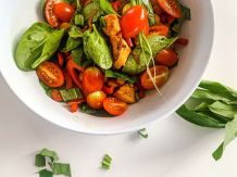 Kichererbsensalat mit Hähnchen, Spinat & Bärlauch