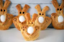 Paashaasjes – niederländische Hefe-Hasen