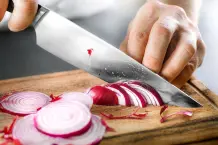 Zwiebeln schneiden ohne Tränen - 5 einfache Tricks