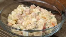 Kartoffelsalat mit Fleischwurst und Apfel