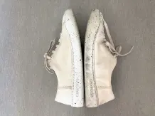 Weiße Sneaker reinigen - 3 einfache Methoden