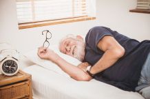 13 ungewöhnliche Tipps für besseren Schlaf im Alter