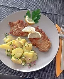 Wiener Schnitzel mit Erdäpfel-Salat