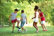 "Bernhards Welt" – Politisch unkorrektes Spielzeug selber bauen
