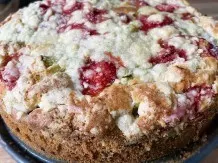Rhabarber-Erdbeer-Kuchen mit Streusel