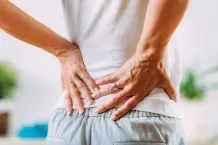 Rückenschmerzen wegzaubern in 30 Sekunden (ISG-Übung)