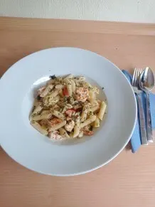 Penne mit Garnelen in Gemüse-Sahne-Soße