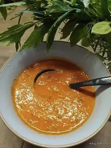 Tomatensoße frisch aus dem Garten