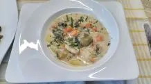 Gemüsesuppe mit Haferflocken-Kartoffelpuffer