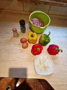 Gefüllte Paprika mit Hackfleisch