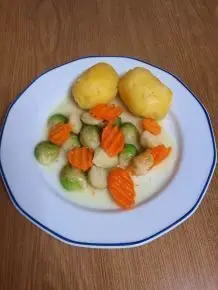 Rosenkohl mit Kartoffeln und Karotten