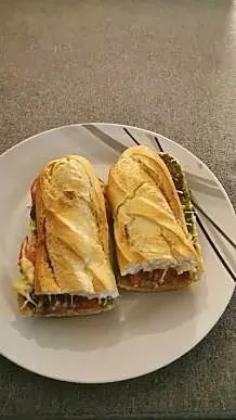 Baguette-Sandwich aus dem Ofen