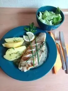 Zanderfilet mit Kartoffeln und Kräutersoße