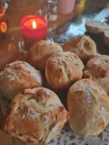 Einfache Brötchen für Anfänger - lecker und knusprig