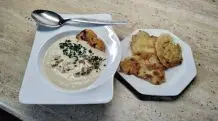 Blumenkohlcremesuppe mit Kartoffelpuffer