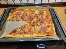 Familienpizza vom Blech - schnelles Rezept